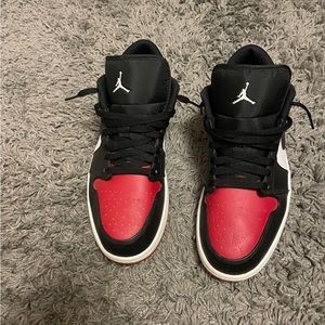 Jordan 1 bread toe